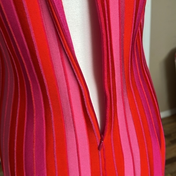 Carolina Herrera,Short-Sleeve Striped Knit Pleated Dress, size Large - Picture 9 of 13